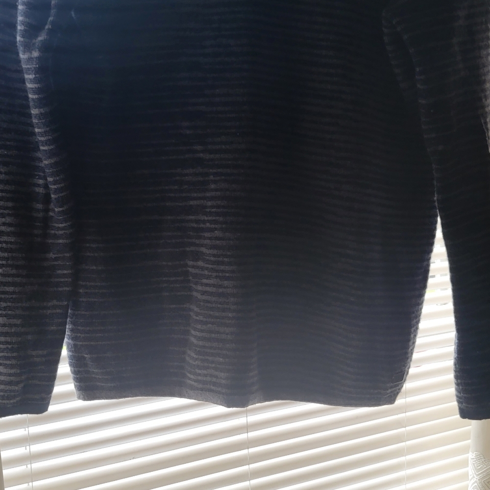 Armani/exchange sweat shirt